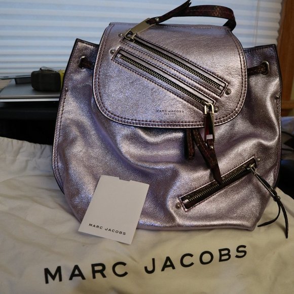 MARC JACOBS Zip Pack Embossed Trim Metallic Leather Backpack with dustbag! - Picture 4 of 4